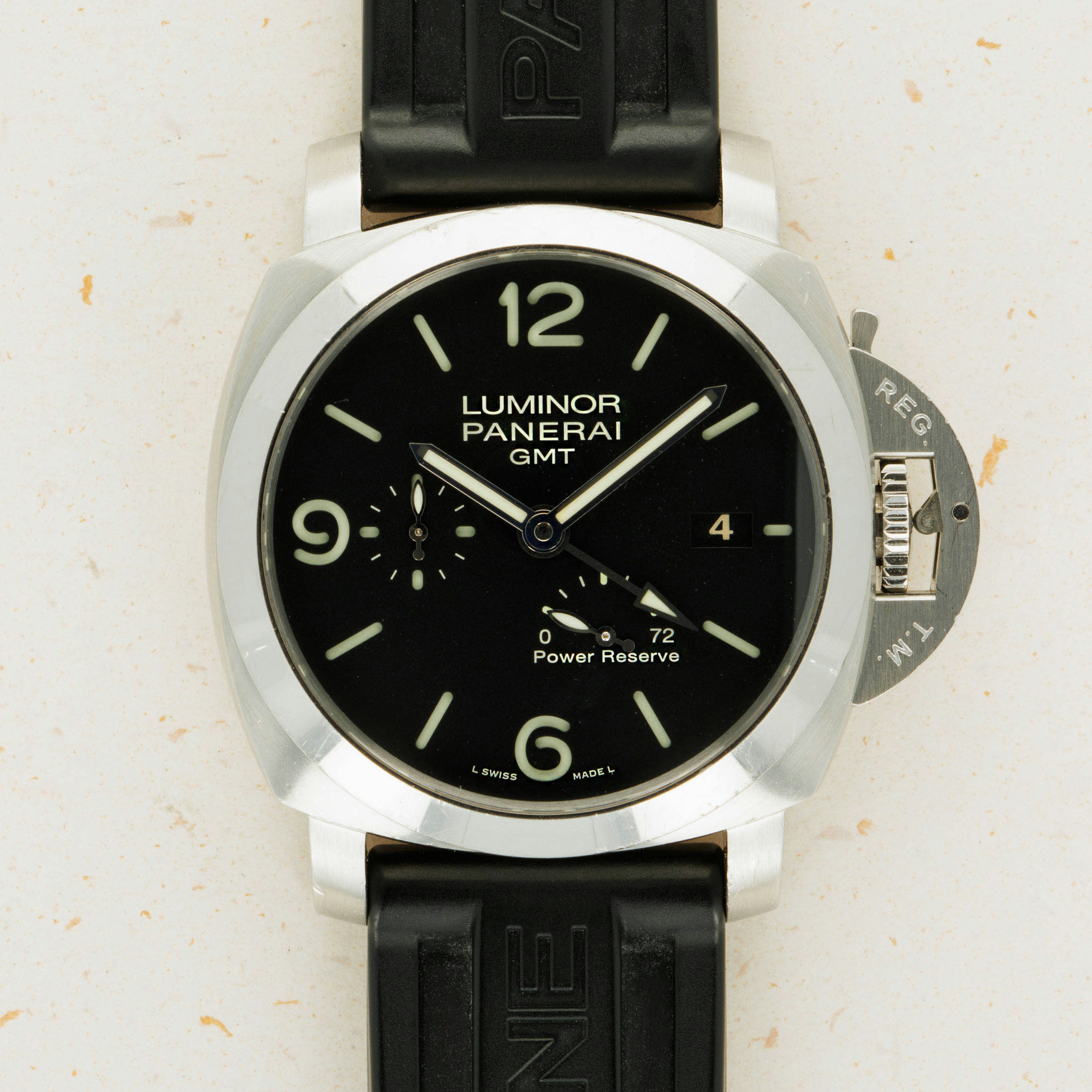 Panerai Luminor 1950 3 Days GMT Power Reserve PAM321 Auctions Loupe This